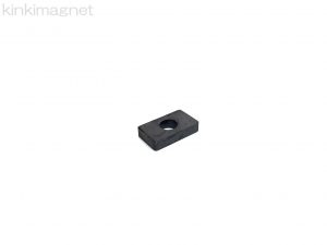 フェライト磁石　異方性　穴付き　22x16x5（Φ5）